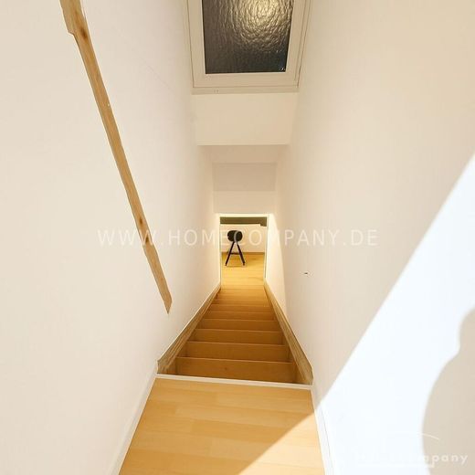Voll möbliertes Haus in Gräfelfing – b2d883f4c271dbc18730770e087bf3d5eb61a590.jpg
