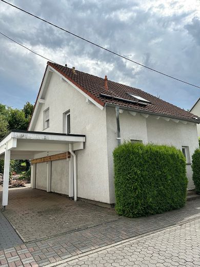 Haus mit Carport