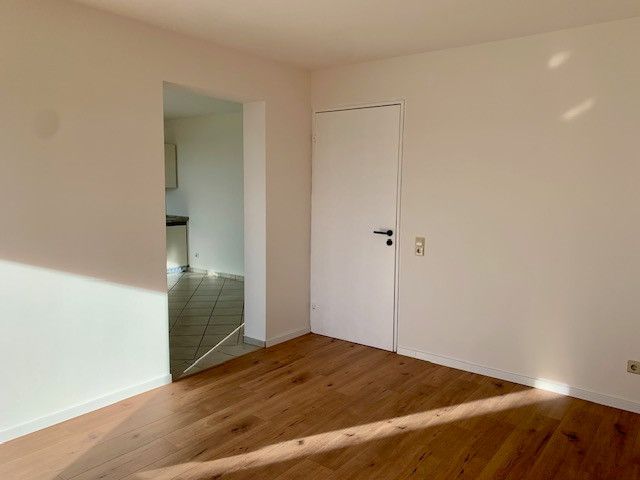 ES-Serach: Wohnung mit Terrasse und Aussicht – Wohnzimmer2