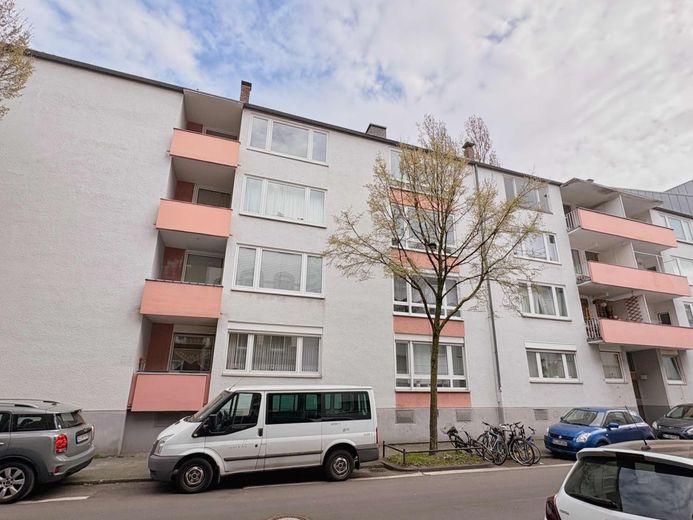CITYHOUSE: Nowoczesne, odnowione mieszkanie z balkonem do komfortowego życia – Hausansicht