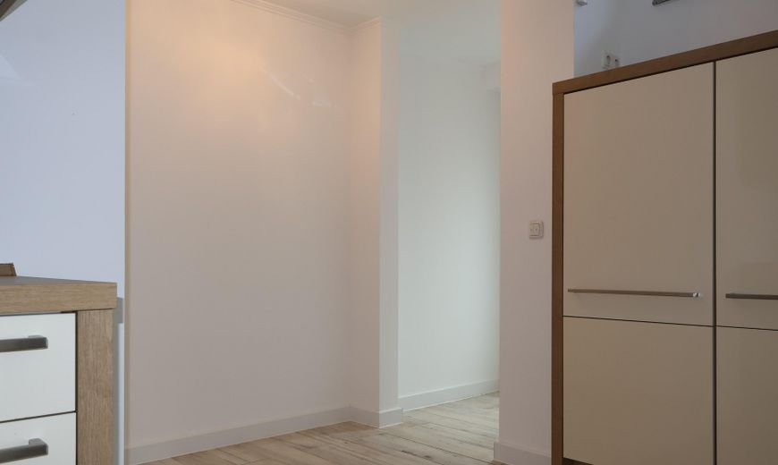 Hell geschnittene 105 m² Einliegerwohnung mit Terrasse & Wohnküche – Eingangsbereich