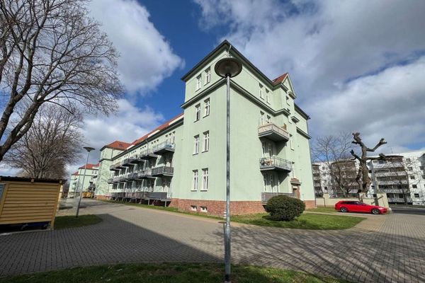 Kernsanierte Eigentumswohnung mit Balkon und Stellplatz in Stadtfeld West
