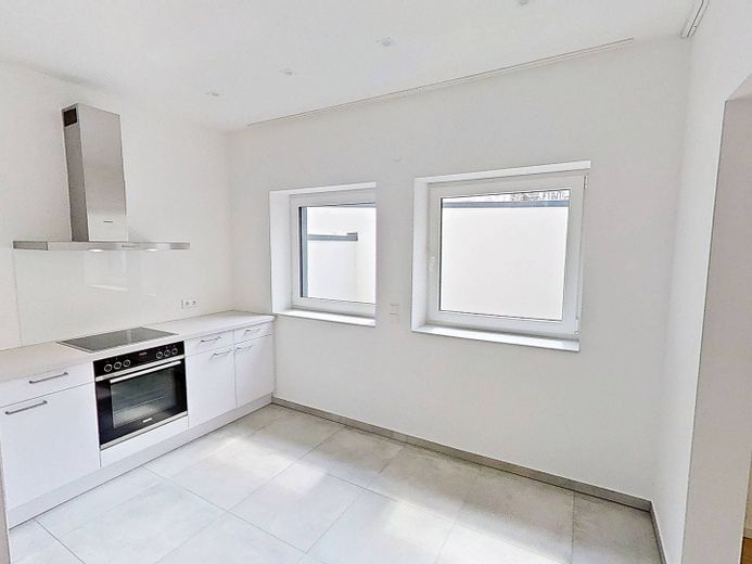 ++ Terraza incluida: Amplio piso de 2 habitaciones con cocina equipada moderna ++ – Ansicht II: Küche