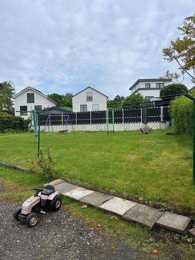 Renovierte, helle 3 Zimmer Wohnung (Refrath) – Garten