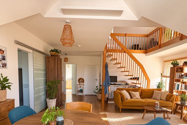 Helle offene Dachgeschosswohnung mit Blick ins Grüne