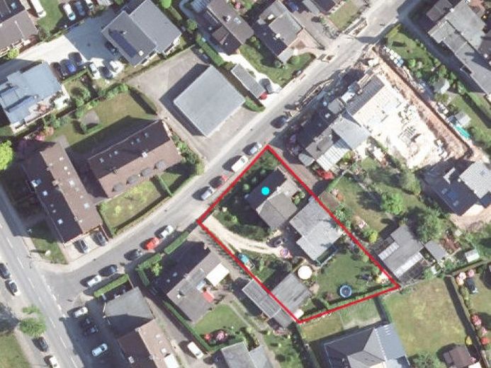 Casa unifamiliare indipendente su terreno di 1.161 m² a Schenefeld – Potenziale alle porte di Amburgo – Foto 1