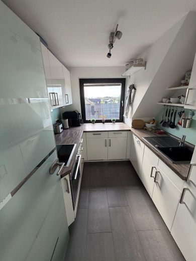Maisonette di 5,5 locali con ampio soppalco, terrazza sul tetto e vista panoramica su Wülfrath - senza commissioni – Küche