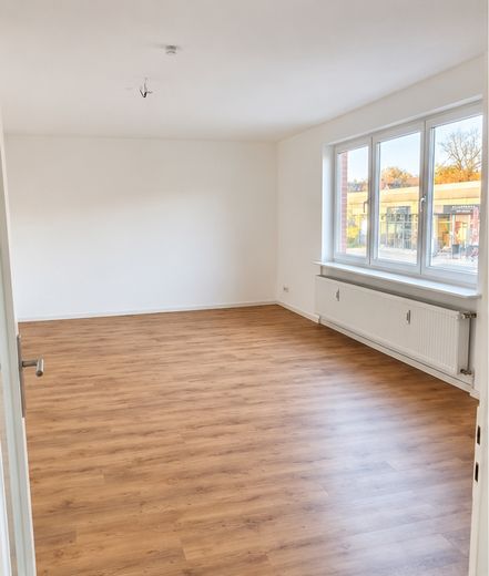 Modernisierte 1-Zimmer-Wohnung in St. Jürgen | Nähe UKSH & Sana Kliniken – Wohn-/Schlafzimmer