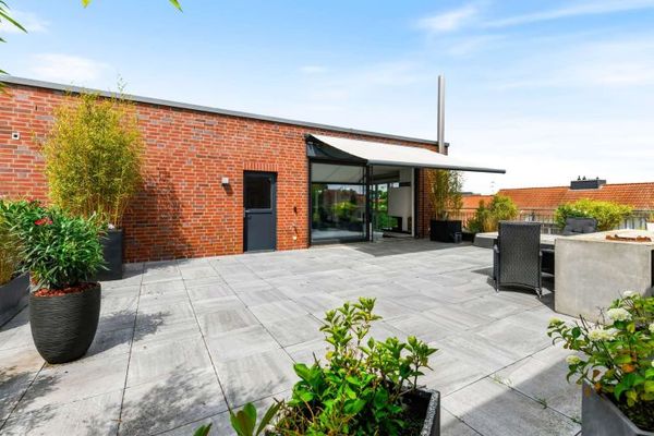 Una casa di categoria superiore – elegante attico all’ultimo piano con terrazza panoramica da sogno a Amburgo-Harburg