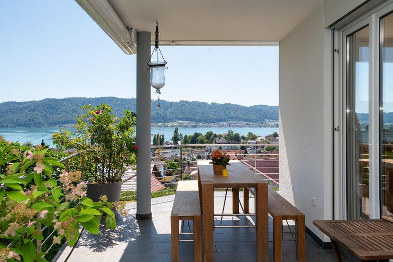 Porzione di bifamiliare con vista sul lago a Ludwigshafen – Balkon EG