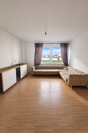 Wohn- und Schlafzimmer