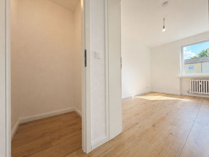 Freundliche 3-Zimmerwohnung mit Loggia & Stellplatz - Renoviert – Abstellraum