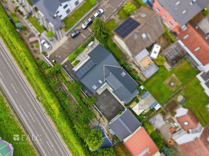 Wohnanlage mit 3 Wohneinheiten im Grünen - solide Mietrendite inklusiv !! – Luftansicht