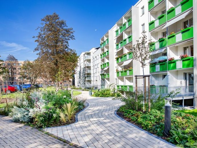 3-Raumwohnung* mit Aufzug, Dusche und Südbalkon – Foto 1