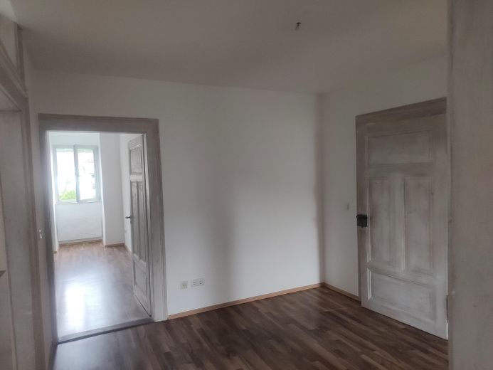 Prachtige woning met 4 kamers en een adembenemend uitzicht – Flur Eingang zum Wohnzimmer