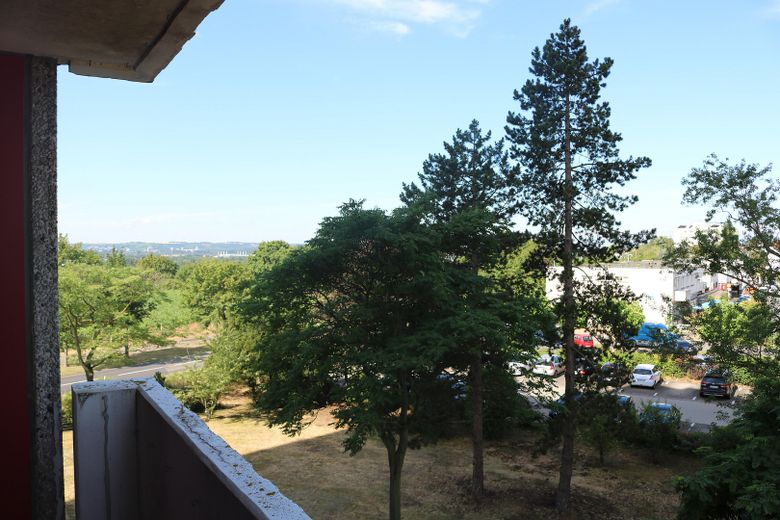 2 ZKB Wohnung - Stadtrandlage – Aussicht Balkon, Süden