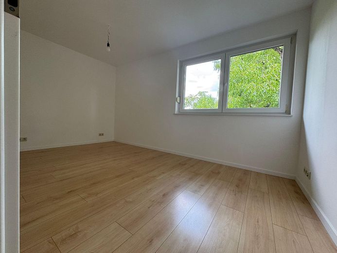 Praktisches 2. Schlafzimmer