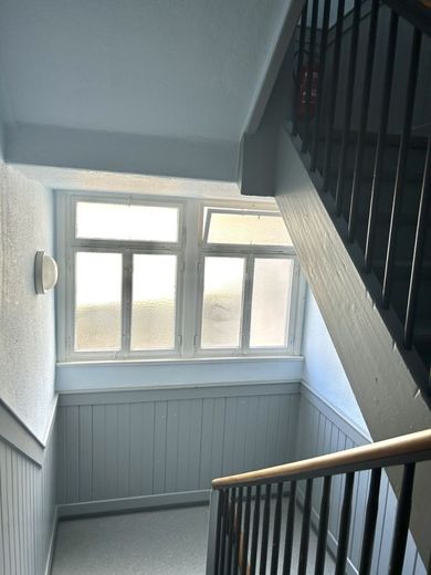 Charmante und charakteristische 3-Zimmer-Wohnung im Herzen von Esslingen am Neckar – Hausflur