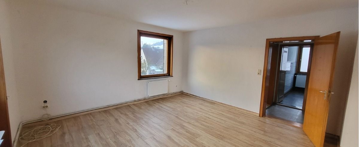 Vermietetes 6-Familienwohnhaus mit Garagen in ruhiger Wohnlage - Delligsen – Heise Immobilien - www.immobilien-heise.de