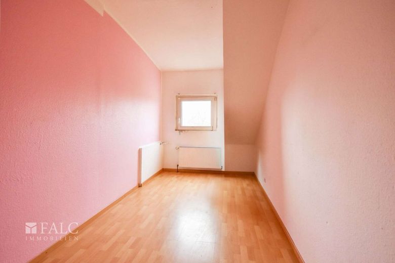 Urbanes Wohnglück mit Potenzial – Schlafraum 1