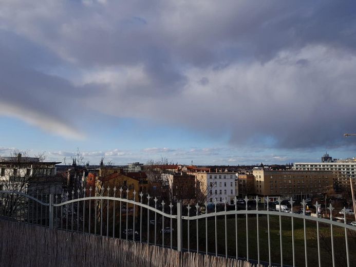 Appartement au dernier étage avec grande terrasse et cheminée !!! – Photo 6