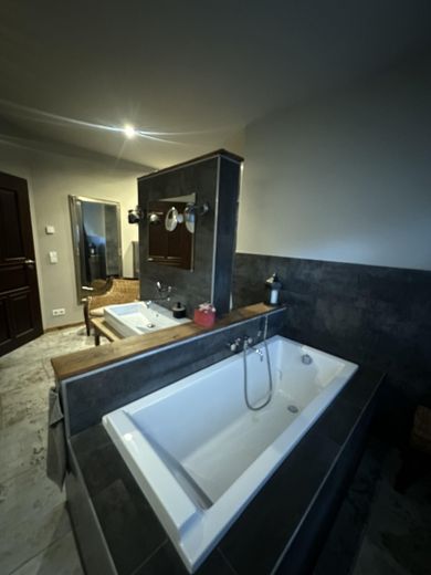 Wohnen wie im Urlaub: Mediterraner Bungalow in Blankenfelde-Mahlow – Badewanne EG