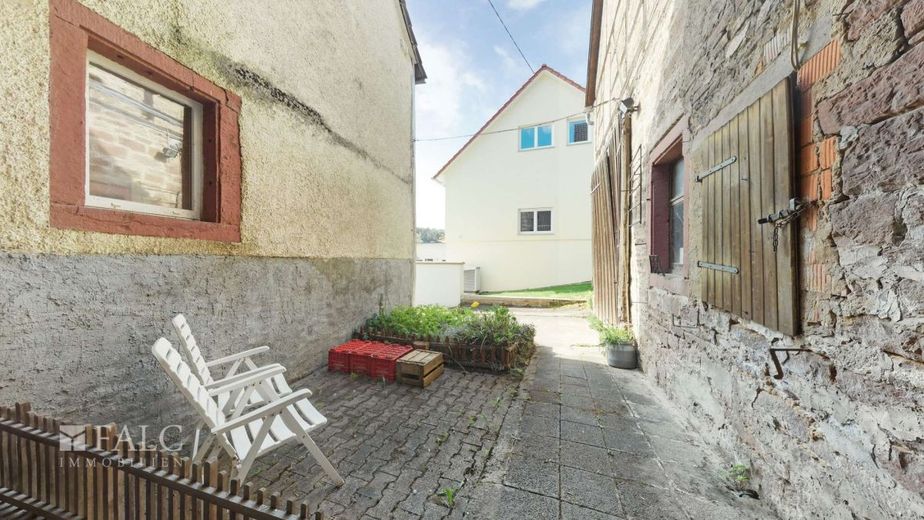 Charmantes Bauernhaus mit angrenzender Scheune und viel Potenzial – Grundstück