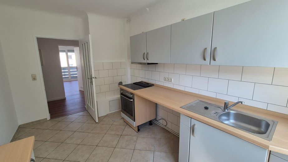 Frisch renovierte 3-Zimmer-Wohnung mit Balkon im energetisch modernisierten Mehrfamilienhaus – Foto 9