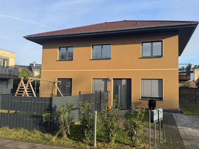 Traumhafte 4 Raumwohnung mit Garten in einer Villa – Foto 9