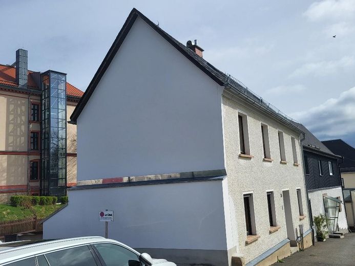 Giebelseite neu geputzt