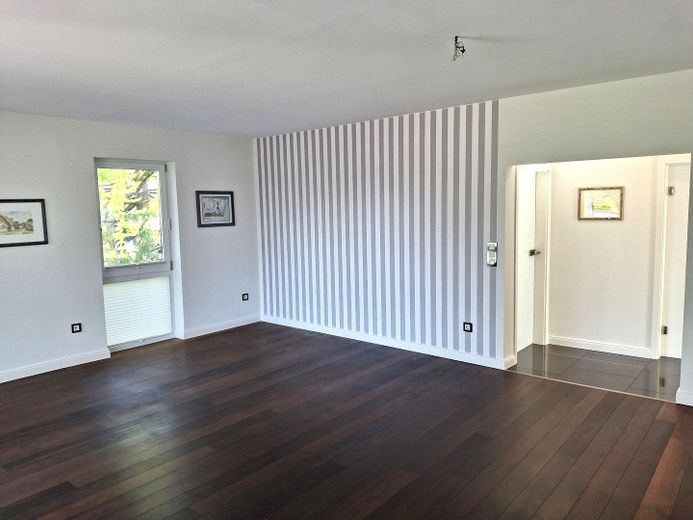 Exklusives Penthouse in Hamburg-Boberg, eigene Erdwärme, kein Hausgeld – Helles Wohnzimmer...