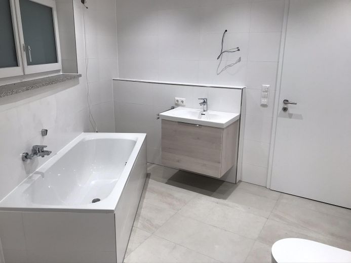 Bad mit Badewanne