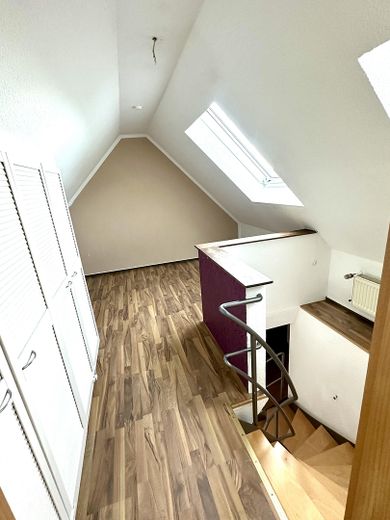 Helle 2-Zimmer-Whg. auf 2 Ebenen – ca. 70 m²–ruhig in Kirchhorst – Schlafzimmer