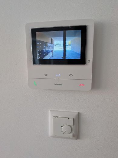 Modern 2-room new-build apartment with kitchen at Plärrer: 45 m² – Videogegensprechanlage