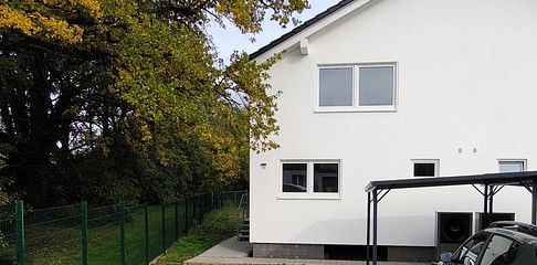 Frontansicht/Parkfläche