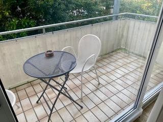 Balkon, EG