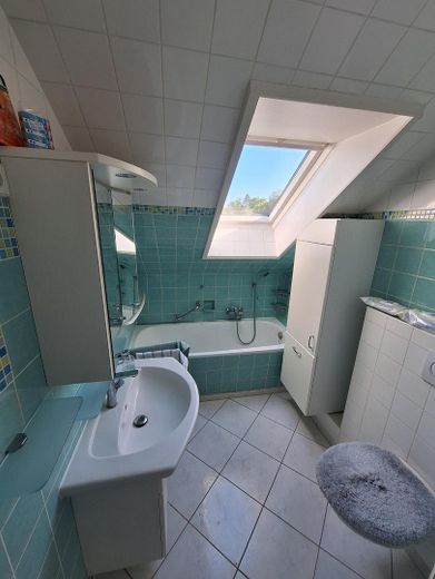 Großzügiges Einfamilienhaus in Alleinlage mit 3.250 qm Grundstück – Bad Obergeschoss_2