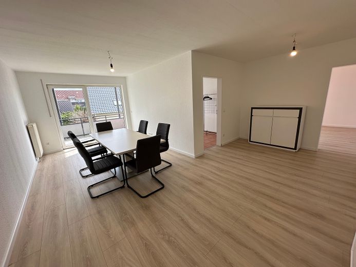 MFH Bielefeld a.d.Landwehr mit 30 Wohnungen, Mietrendite ca. 5% – Wohnzimmer