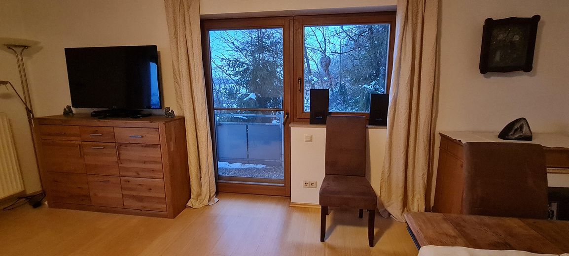 Wohnzimmer mit Terrassenblick