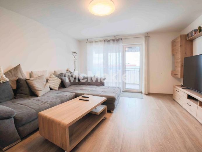 Neuwertige barrierefreie 3-Zimmer-Wohnung mit Balkon und 2 Stellplätzen in Freystadt – फोटो 1