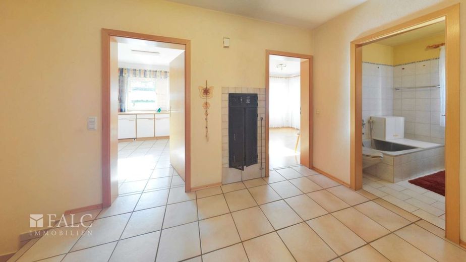 Hofanwesen mit Potenzial - FALC-Immobilien Öhringen – EG Diele