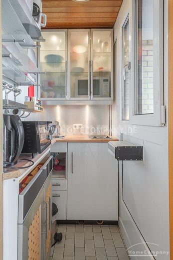 Helles, möbliertes Apartment mit traumhaft großer Dachterrasse in Milbertshof – 7a83df6eeeecc25a174d829c2a25a2230c1ed29f.jpg