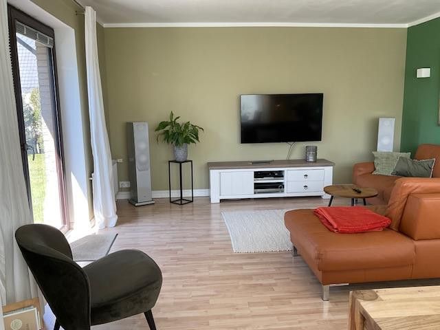 Gepflegtes Einfamilienhaus mit 2 Wohneinheiten in Hamburg-Bergedorf/Alt Nettelnburg – offener Wohnbereich EG