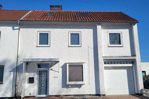 Familienfreundliches Reihenendhaus in ruhiger Lage mit großem Garten!