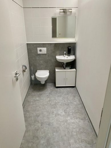 Ofis alanı / Zugspitz manzaralı stüdyo – WC Damen 