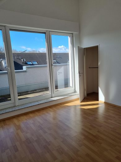 Schönes, ruhig gelegenes Reihenmittelhaus (Energiekl. B), 4 Zi, 2 Bäder, Garage, 200m zur U-Bahn – फोटो 3