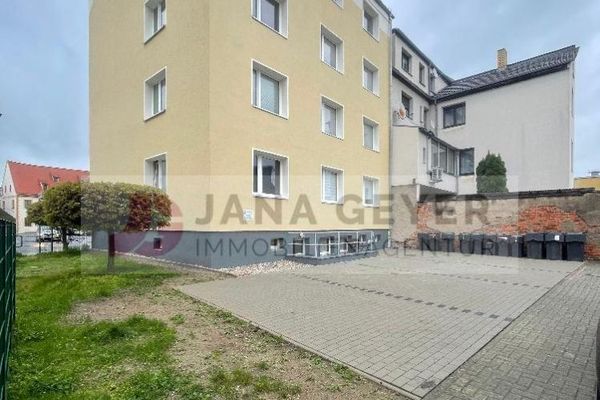 EILENBURG - STADT * STELLPLATZ AUF PRIVATGRUNDSTÜCK * mittendrin, statt nur dabei ;-)