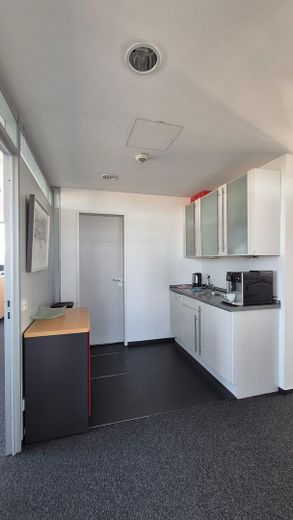 Espace commercial central pour votre idée d’entreprise réussie – Küchenzeile