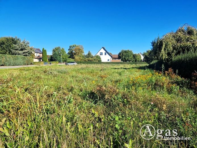Bauträgerfreies ca. 1.976 m² großes Grundstück zu verkaufen – Bild 1