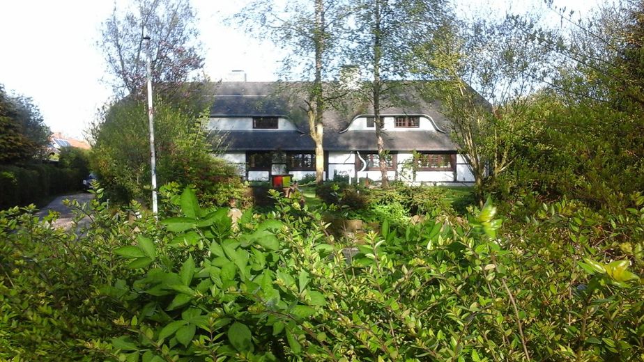 Am Schloßteich - Schönhagen – Vorderansicht Sommer